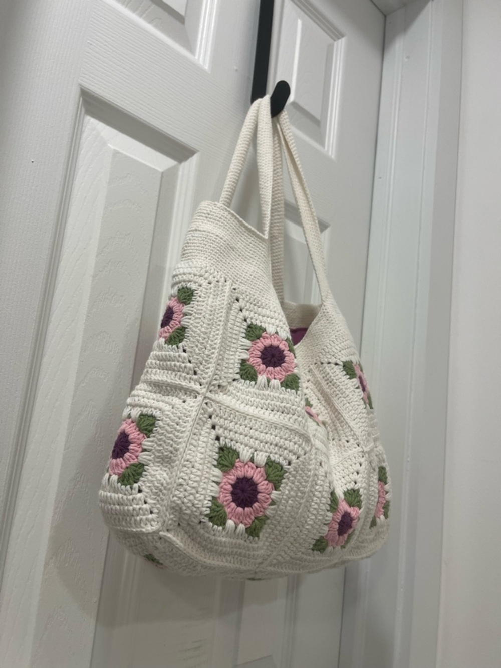 Cream Crochet Shoulder Bag with Pink Floral Squares so adorable! 😍 - Picture 9 of 16